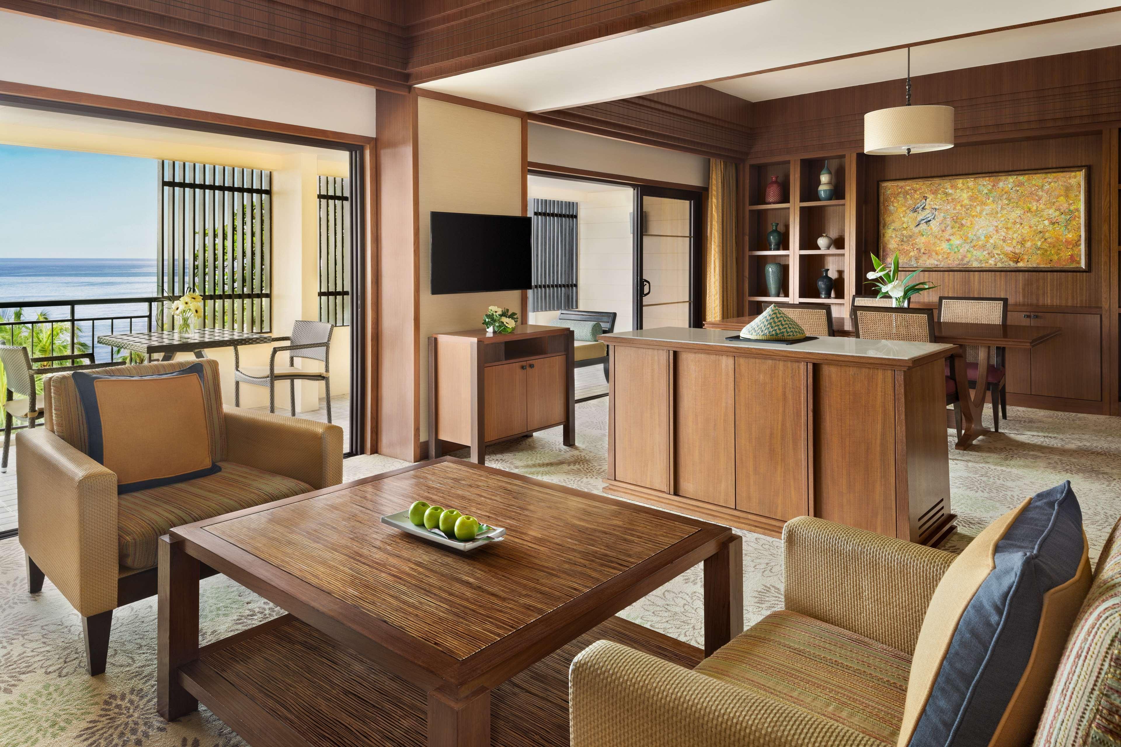 Shangri-La Rasa Sayang, Penang Batu Feringgi Ngoại thất bức ảnh A suite at the Westin Maldives