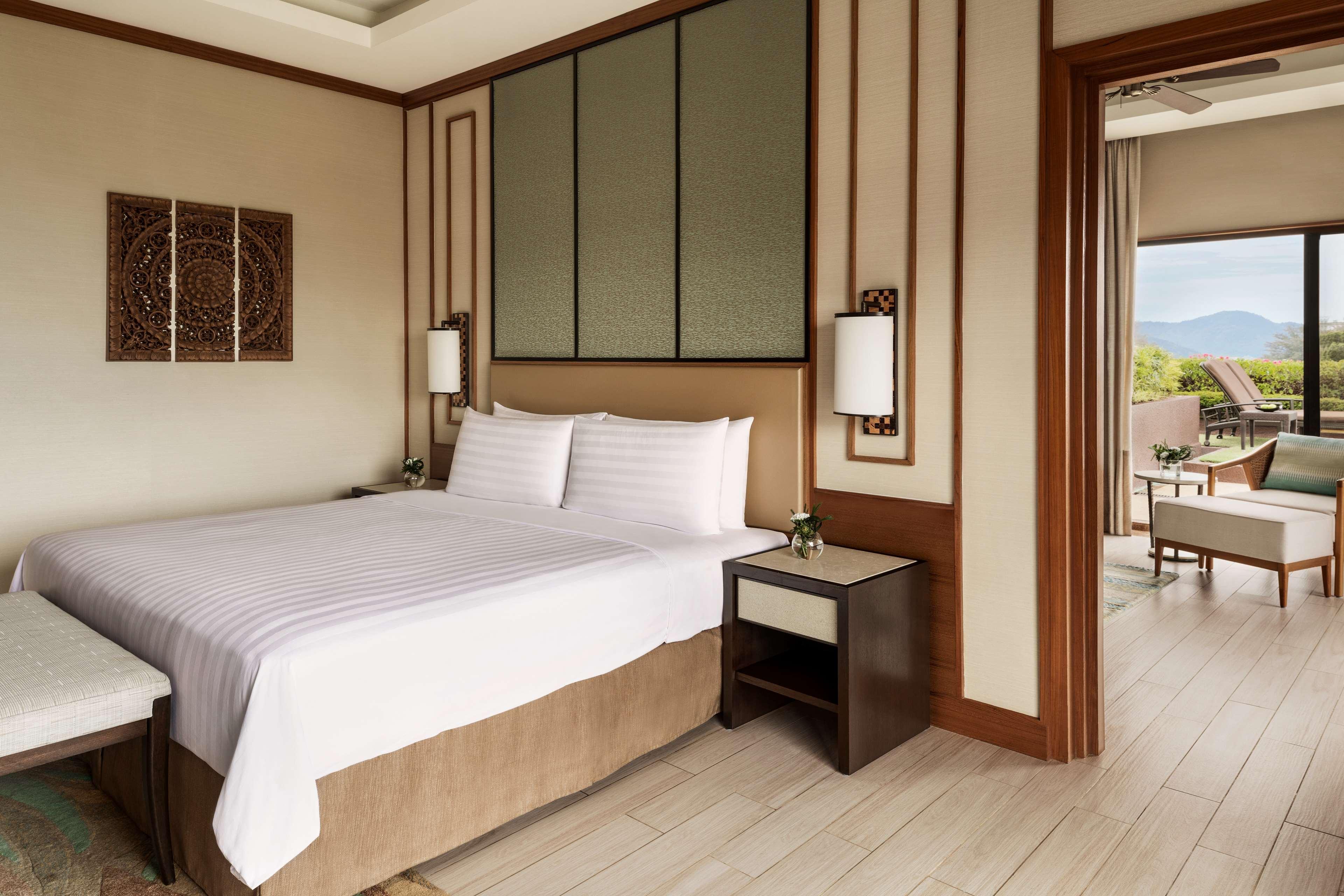 Shangri-La Rasa Sayang, Penang Batu Feringgi Ngoại thất bức ảnh A bedroom at the hotel