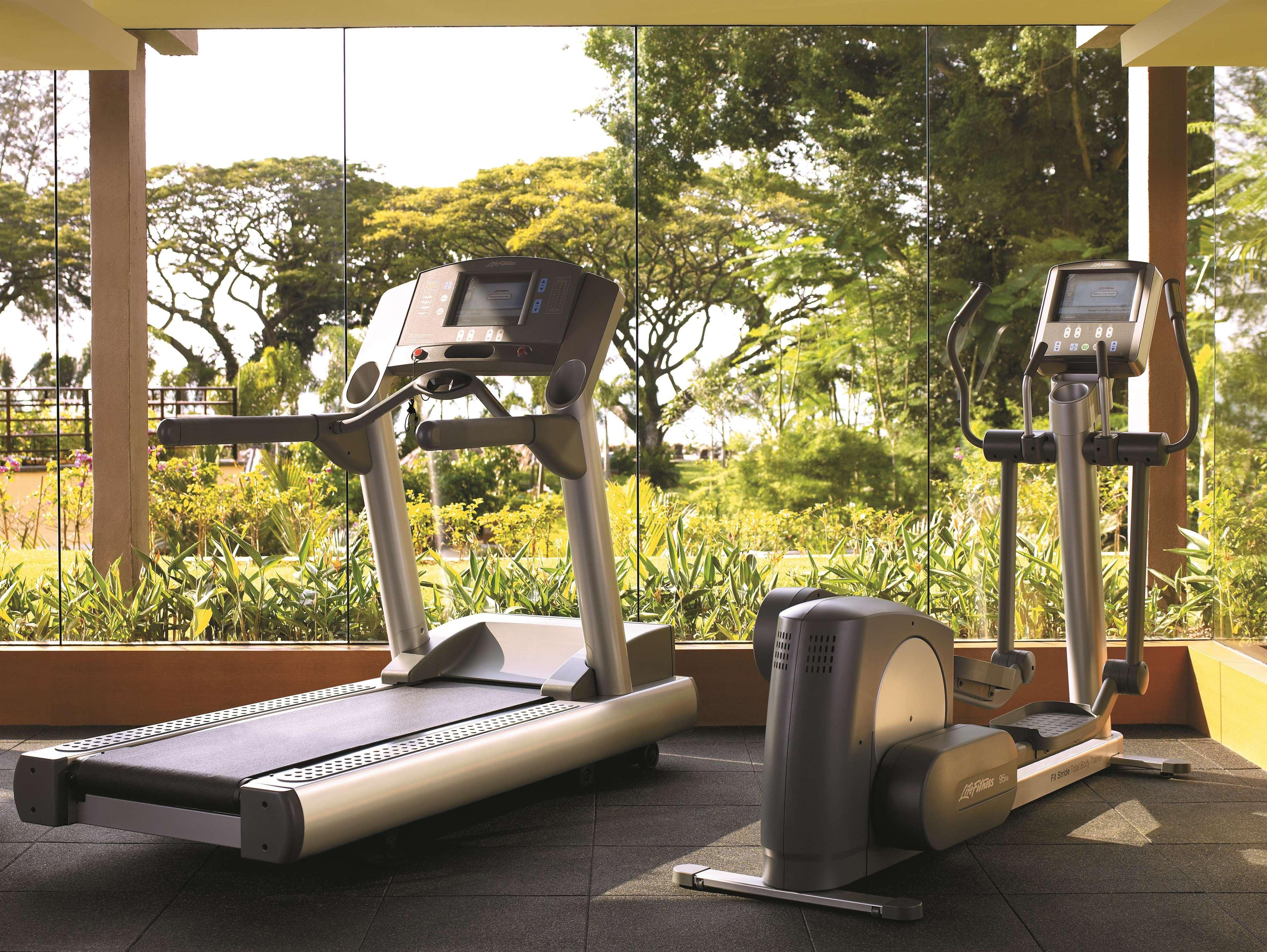 Shangri-La Rasa Sayang, Penang Batu Feringgi Ngoại thất bức ảnh A treadmill