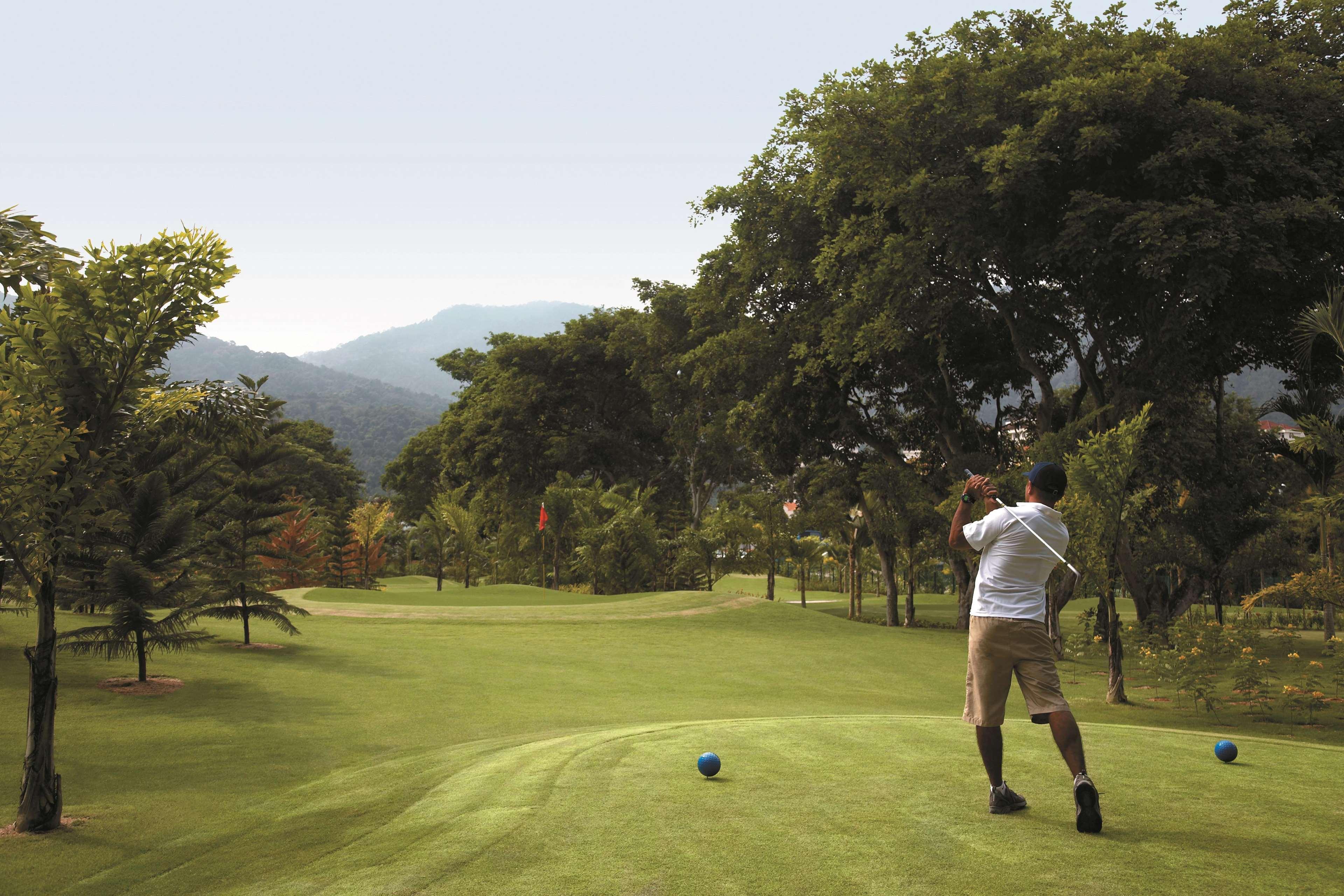 Shangri-La Rasa Sayang, Penang Batu Feringgi Ngoại thất bức ảnh Golf course at the Royal Lake Club