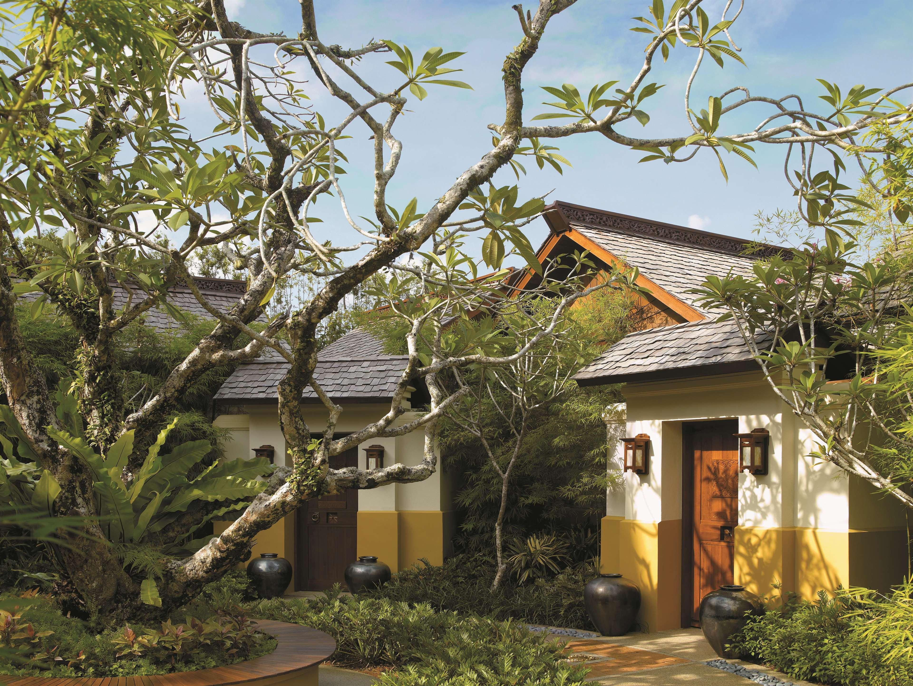 Shangri-La Rasa Sayang, Penang Batu Feringgi Ngoại thất bức ảnh A villa at the Four Seasons Resort